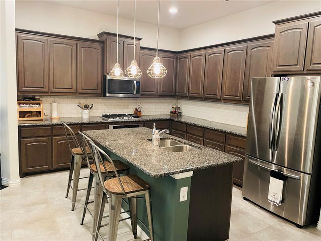 208 Mineral Point Drive, Aledo, TX 76008