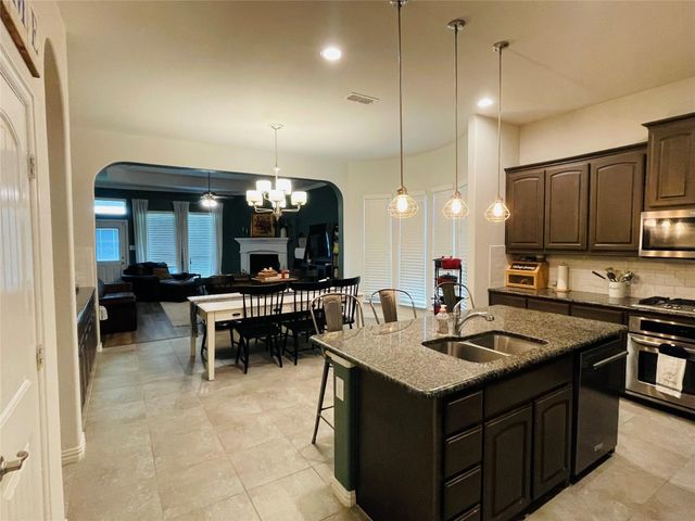 208 Mineral Point Drive, Aledo, TX 76008