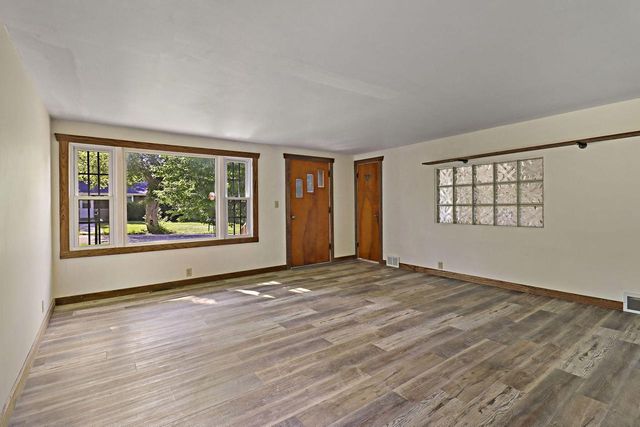 N6592 Lorraine ROAD, Delavan, WI 53115