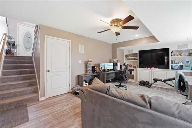 521 Cedar Falls Court, Raymore, MO 64083
