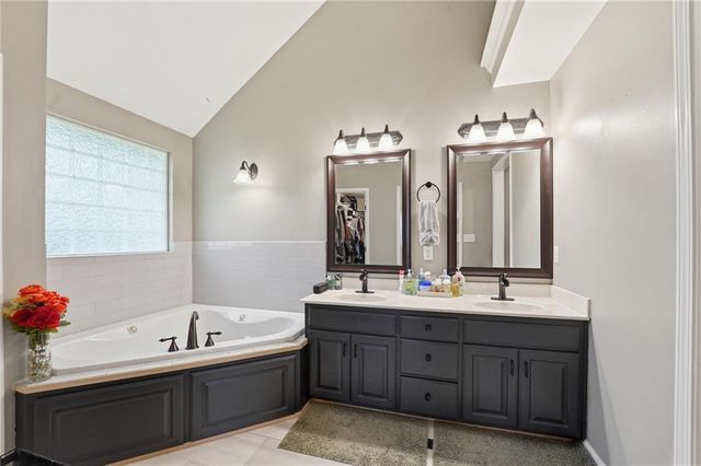 521 Cedar Falls Court, Raymore, MO 64083