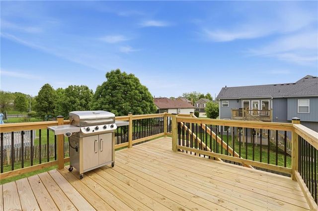 521 Cedar Falls Court, Raymore, MO 64083