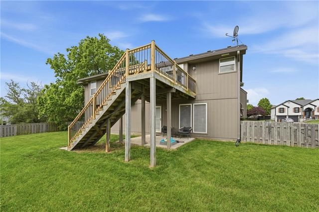 521 Cedar Falls Court, Raymore, MO 64083