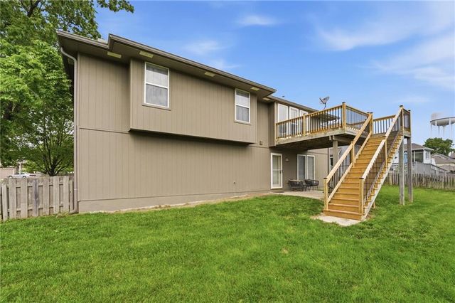 521 Cedar Falls Court, Raymore, MO 64083