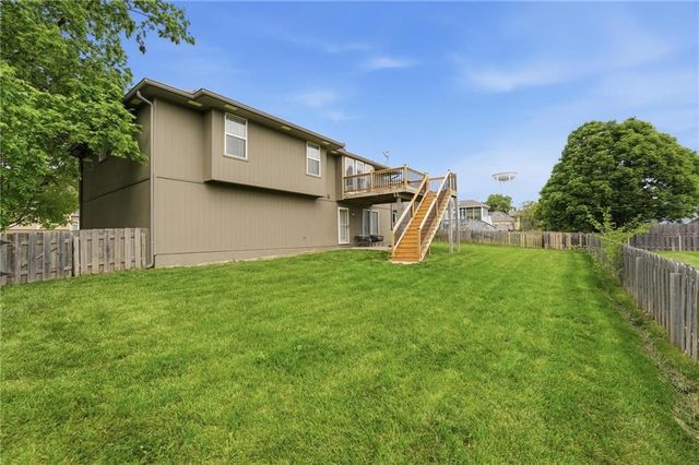 521 Cedar Falls Court, Raymore, MO 64083