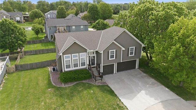 521 Cedar Falls Court, Raymore, MO 64083