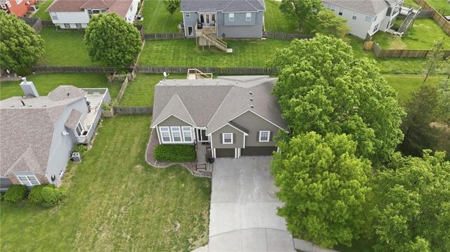 521 Cedar Falls Court, Raymore, MO 64083