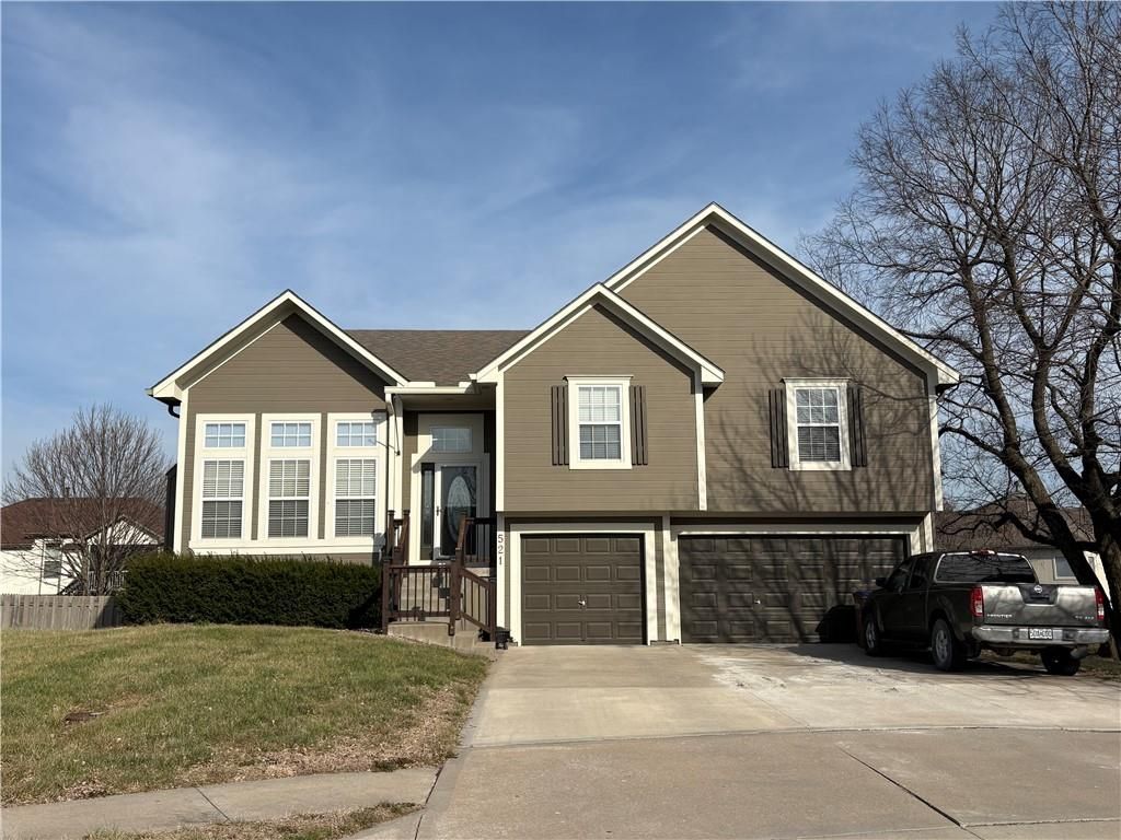 521 Cedar Falls Court, Raymore, MO 64083