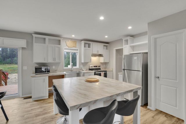 17522 S Lois Dr, Cheney, WA 99004