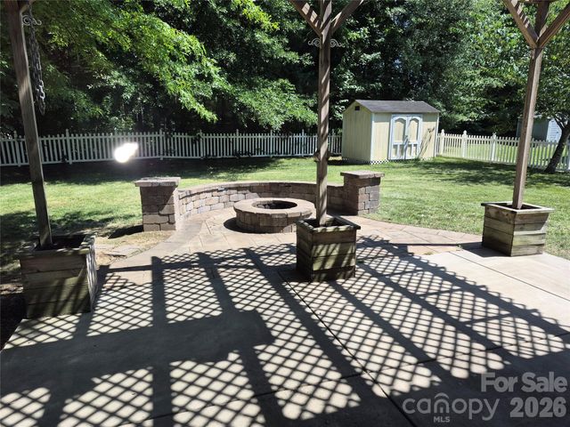 6229 Roseway Court, Harrisburg, NC 28075