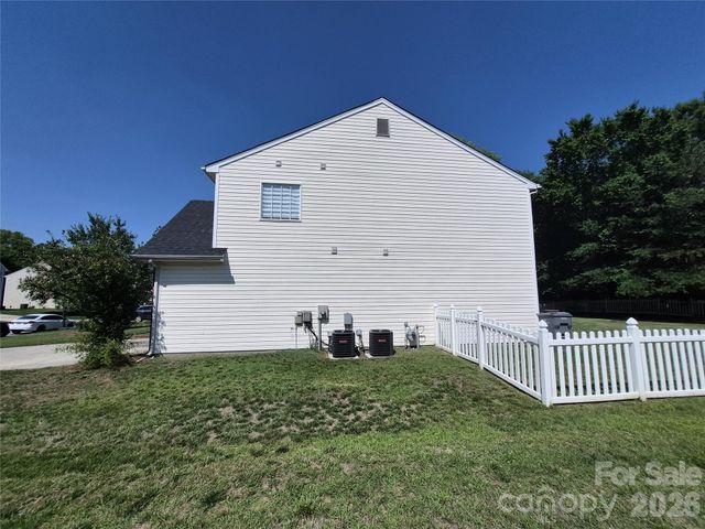 6229 Roseway Court, Harrisburg, NC 28075
