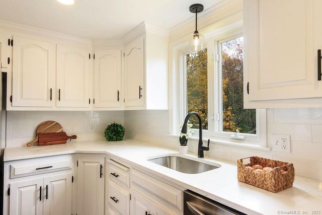 450 Matson Hill Road, Glastonbury, CT 06073