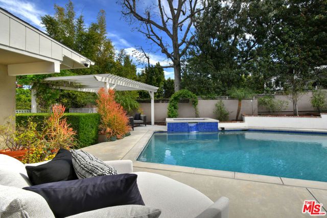 4170 Crisp Canyon Road, Sherman Oaks, CA 91403