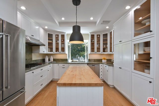 4170 Crisp Canyon Road, Sherman Oaks, CA 91403