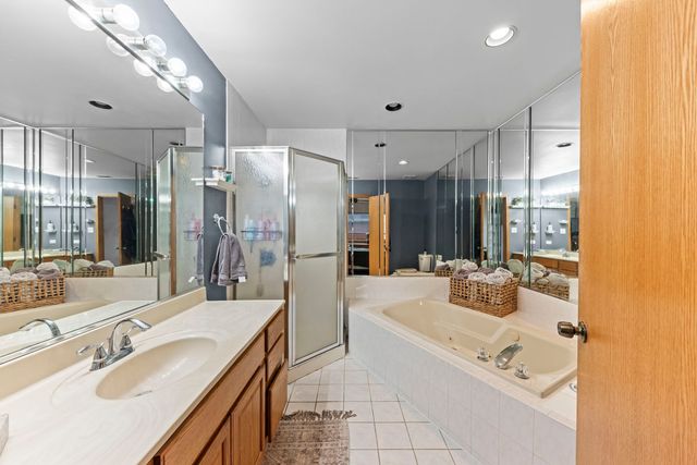 18136 Rita Road 3C, Tinley Park, IL 60477