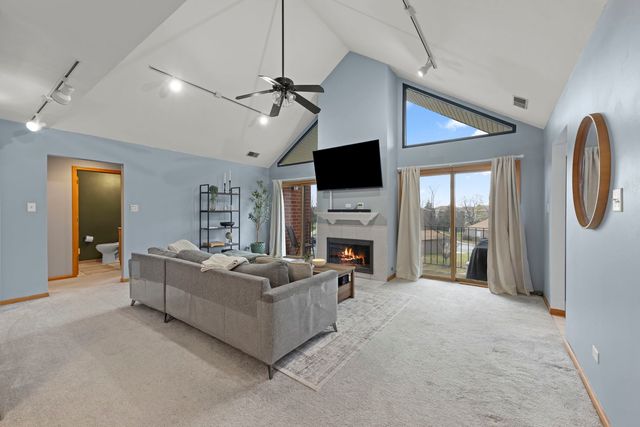 18136 Rita Road 3C, Tinley Park, IL 60477