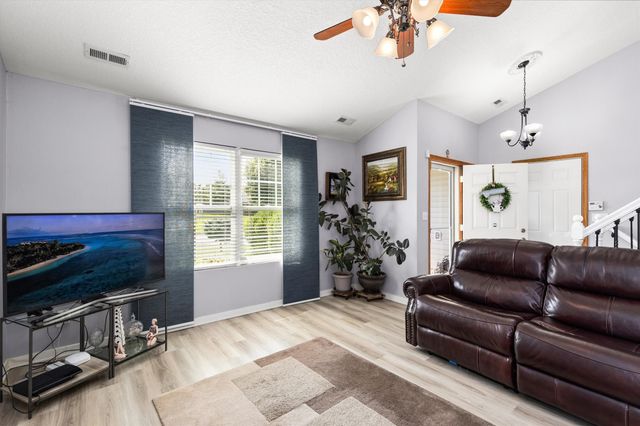 3905 Belair Drive, Urbandale, IA 50323