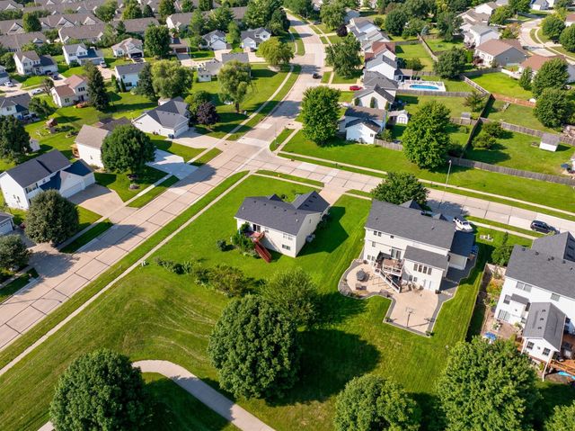 3905 Belair Drive, Urbandale, IA 50323