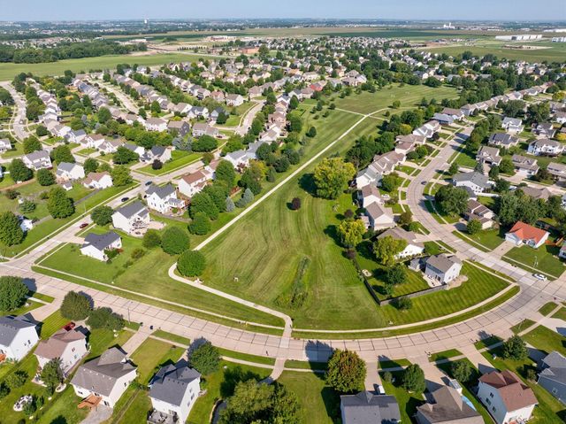3905 Belair Drive, Urbandale, IA 50323