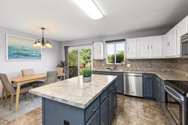3905 Belair Drive, Urbandale, IA 50323