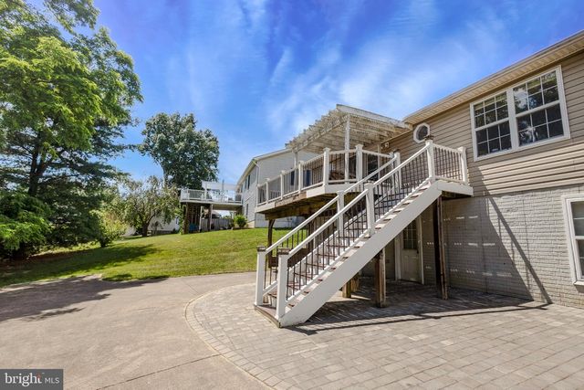 104 LLOYDS RD, Winchester, VA 22602