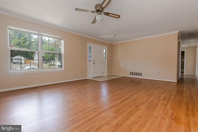 104 LLOYDS RD, Winchester, VA 22602