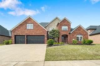 3907 NE Cadbury Avenue, Bentonville, AR 72712