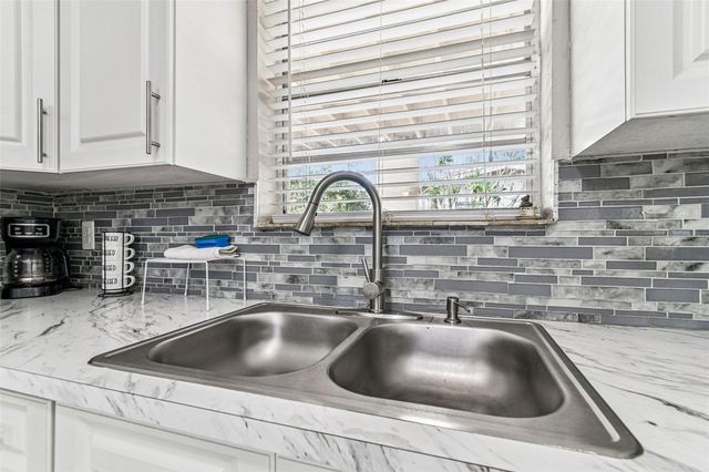 6915 BREAM STREET, Tampa, FL 33617