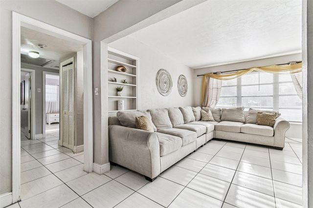 6915 BREAM STREET, Tampa, FL 33617