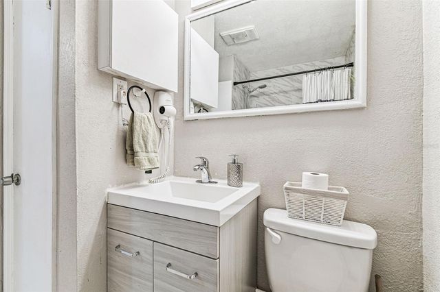 6915 BREAM STREET, Tampa, FL 33617