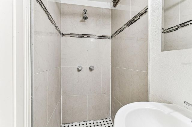 6915 BREAM STREET, Tampa, FL 33617