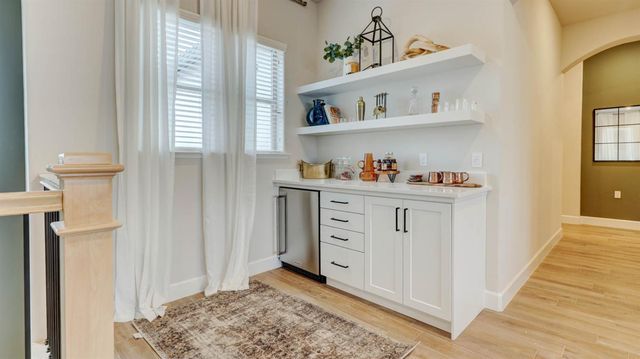 11206 N Via Ravenna Drive, Fresno, CA 93730