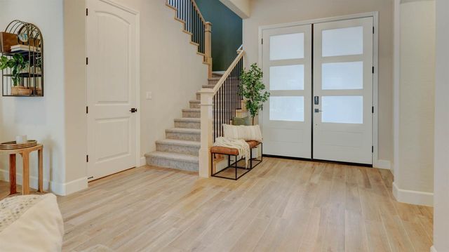 11206 N Via Ravenna Drive, Fresno, CA 93730