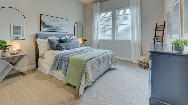 11206 N Via Ravenna Drive, Fresno, CA 93730