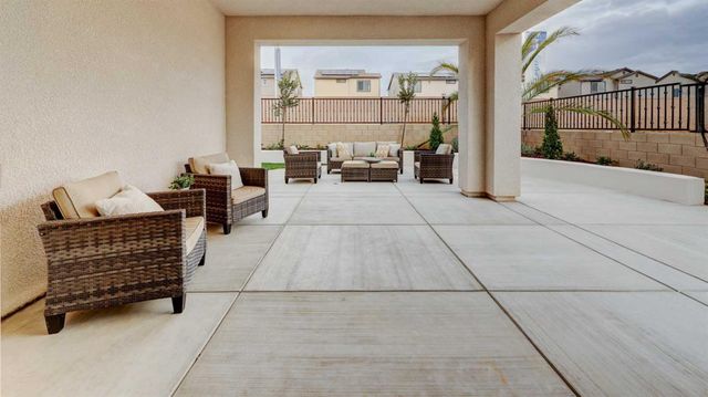 11206 N Via Ravenna Drive, Fresno, CA 93730