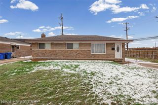 32955 Hawthorne Drive, Warren, MI 48092