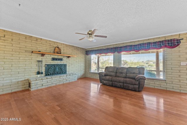 860 FALCON Drive, Wickenburg, AZ 85390