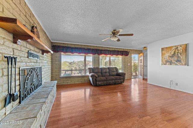 860 FALCON Drive, Wickenburg, AZ 85390