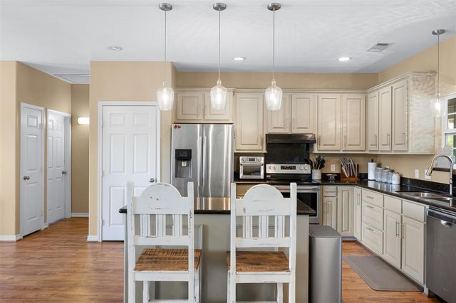 1389 Hollis Road, North Zulch, TX 77872