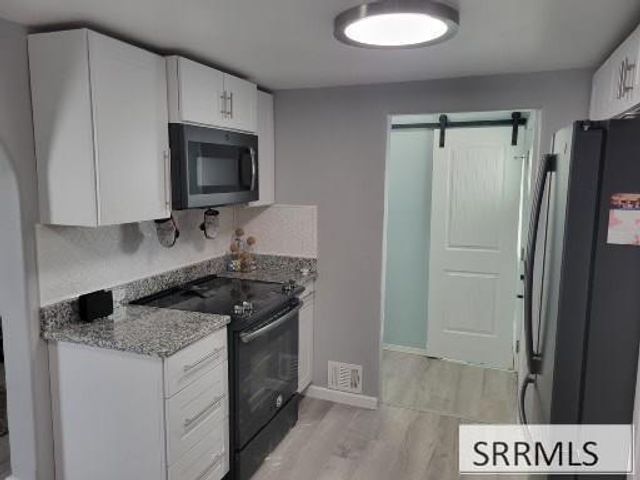 95 N Spruce Avenue, Blackfoot, ID 83221