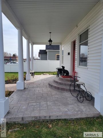 95 N Spruce Avenue, Blackfoot, ID 83221