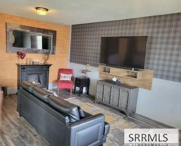 95 N Spruce Avenue, Blackfoot, ID 83221