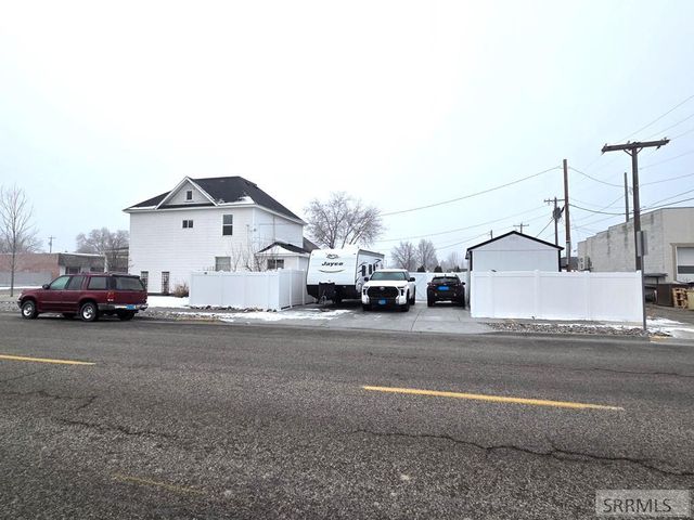 95 N Spruce Avenue, Blackfoot, ID 83221