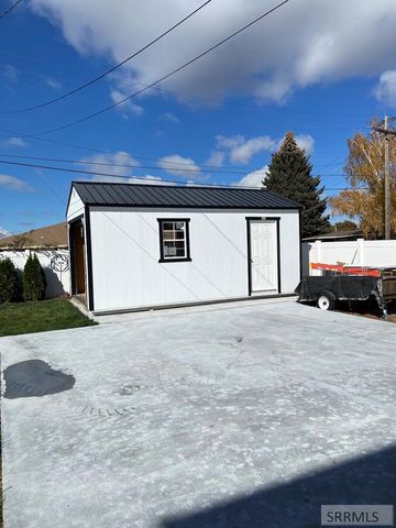 95 N Spruce Avenue, Blackfoot, ID 83221