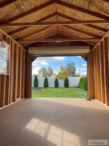 95 N Spruce Avenue, Blackfoot, ID 83221