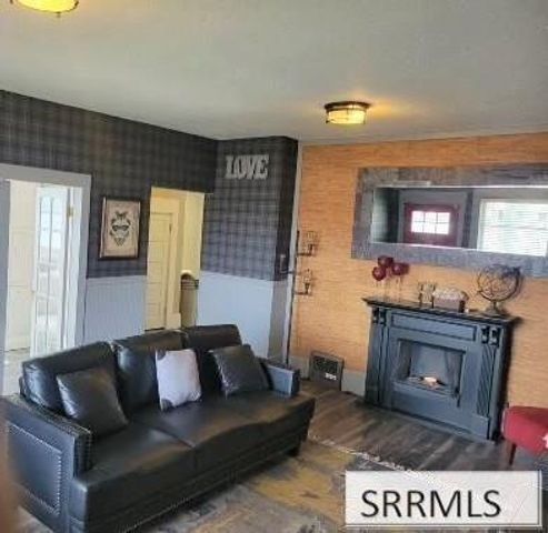 95 N Spruce Avenue, Blackfoot, ID 83221