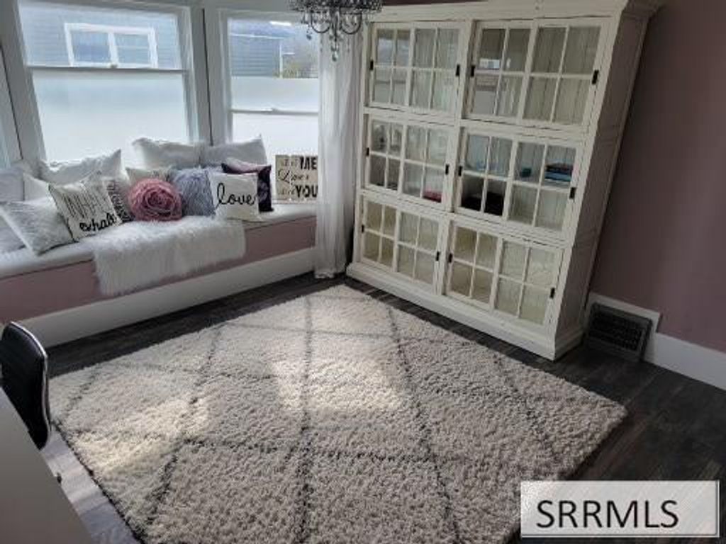 Image 10 of property listing at 95 N Spruce Street, Blackfoot, ID 83221