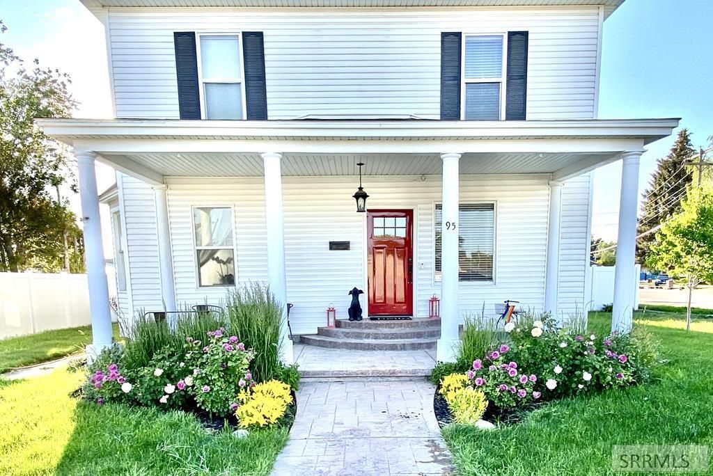 Image 2 of property listing at 95 N Spruce Street, Blackfoot, ID 83221