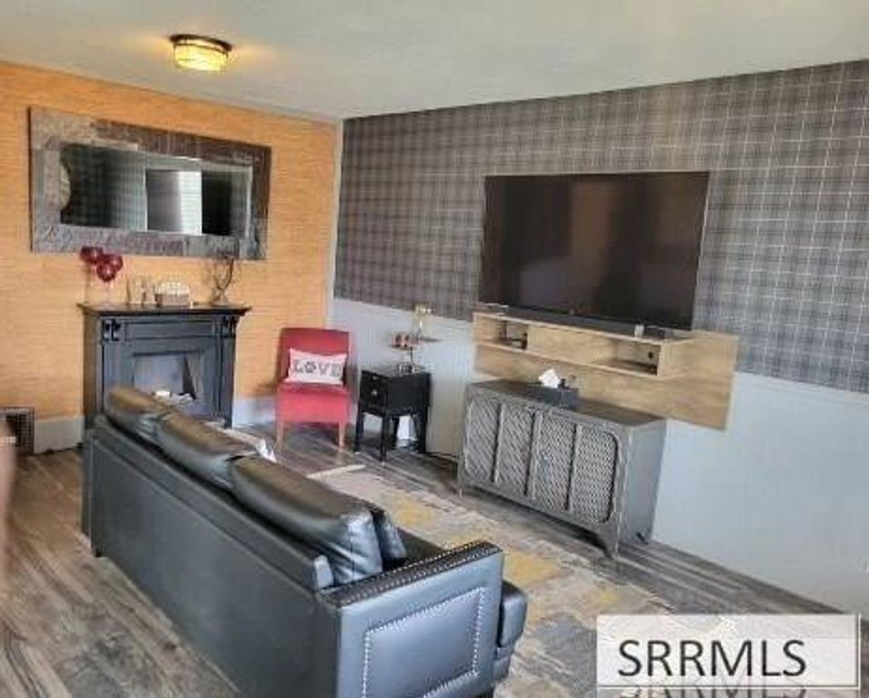 Image 5 of property listing at 95 N Spruce Street, Blackfoot, ID 83221