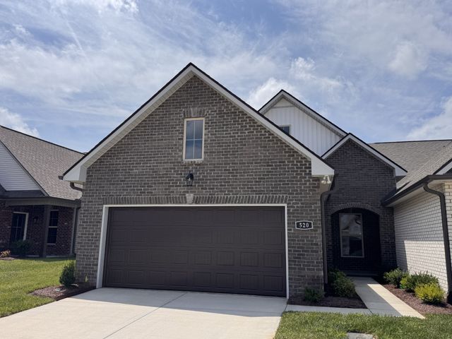 520 W Foxrun, Springfield, TN 37172